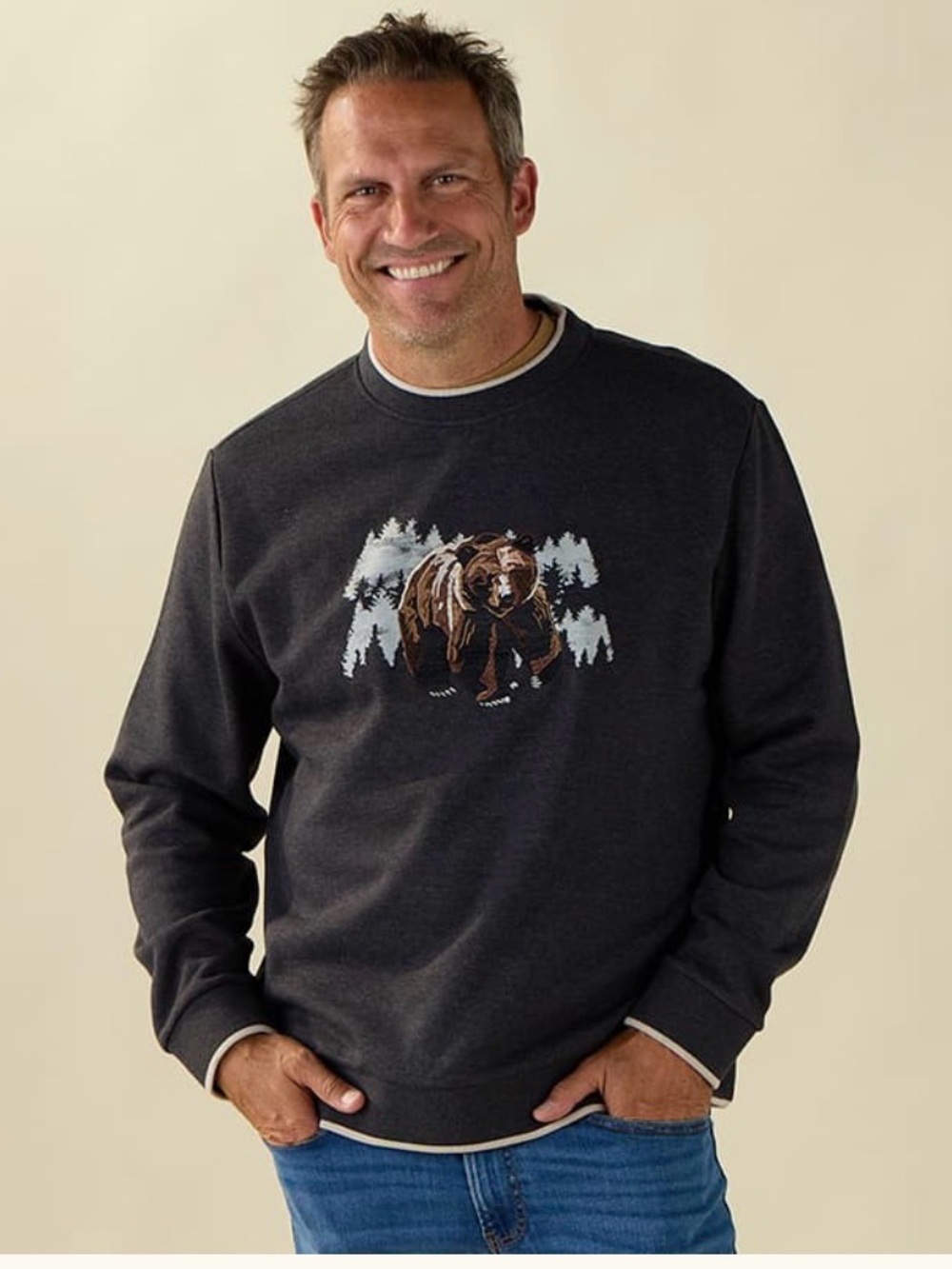 BEAR GRAY CREW NECK SWEATSHIRT Like NEW SZ MED Mountain and Isles